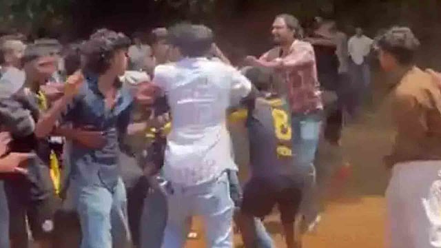 കായികാധ്യാപകന് മര്‍ദനം; നാല് വിദ്യാര്‍ഥികള്‍ക്കെതിരെ കേസ്