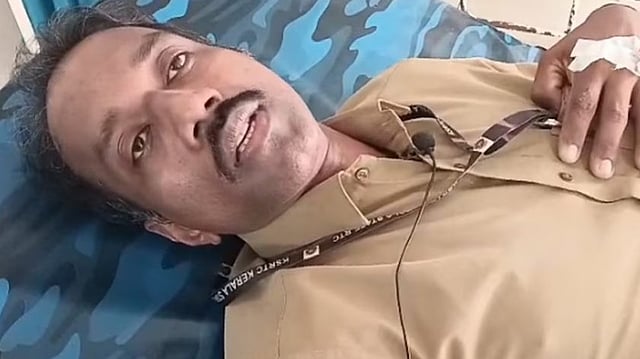 പ്ലാസ്റ്റിക് കുപ്പികള് നീക്കം ചെയ്യാത്തതില് നടപടി; ഉത്തരവ് അറിഞ്ഞ കെഎസ്ആര്ടിസി ഡ്രൈവര് ബസ് ഓടിക്കുന്നതിനിടെ കുഴഞ്ഞുവീണു