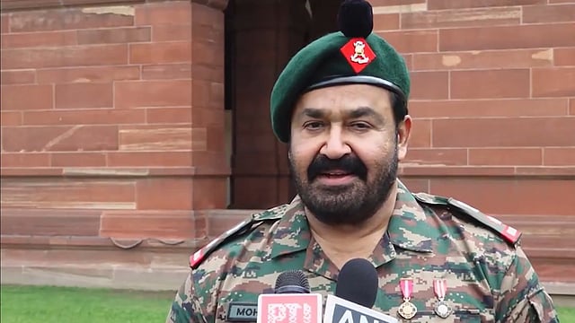 'ഇതൊരു വലിയ ബഹുമതി, സൈന്യവുമായി ബന്ധപ്പെട്ട കൂടുതൽ സിനിമകളുമായി വരും'; മോഹൻലാലിനെ ആദരിച്ച് കരസേന