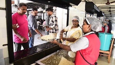 കൊച്ചി കായലിലെ കാഴ്ച കണ്ട് കുറഞ്ഞ ചെലവില് ആഹാരം കഴിച്ച് മടങ്ങാം; 'സമൃദ്ധി' രുചി ഫോര്ട്ട് കൊച്ചിയിലും