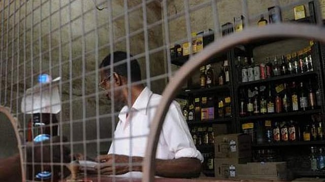 ഒറ്റ ദിവസം, കടവന്ത്ര ബെവ്ക്കോ 'കോടിപതി'! പുതുവർഷത്തലേന്ന് സംസ്ഥാനത്തെ ഔട്ട്ലെറ്റുകൾ വഴി വിറ്റത് 105.78 കോടിയുടെ മദ്യം