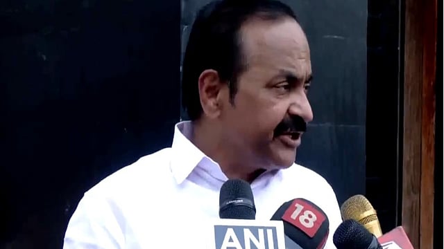 മുഖ്യമന്ത്രി മറച്ചുവച്ചത് ബേബി എങ്ങനെ അറിഞ്ഞു?; സിപിഎം സെക്രട്ടറിക്ക് കൂടി ഇഡി നോട്ടീസ് കൊടുക്കുമോ?; പരിഹസിച്ച് സതീശന്