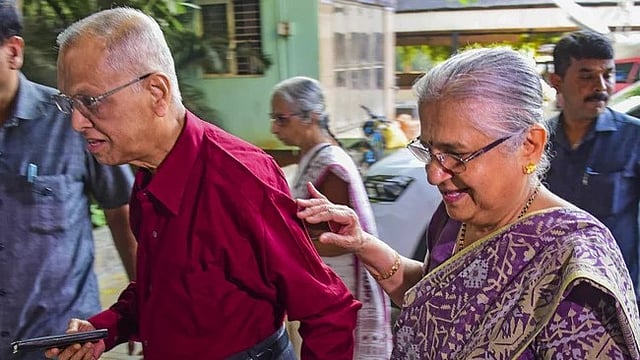 'ഞങ്ങള് പിന്നാക്ക ജാതിയല്ല', ജാതി സര്വേയില് പങ്കെടുക്കാതെ നാരായണ മൂര്ത്തിയും സുധയും