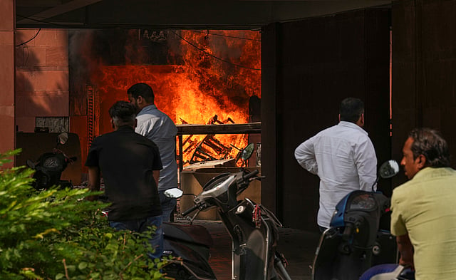 കേരളത്തില്നിന്നുളള മൂന്ന് എംപിമാരാണ് ഈ അപ്പാര്ട്ട്മെന്റില് താമസിക്കുന്നത്.