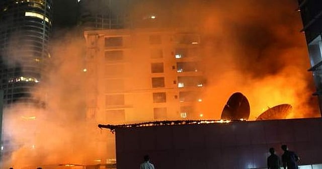 നവി മുംബൈയിലെ ഫ്ലാറ്റില് തീപിടിത്തം; ആറുവയസുകാരി ഉള്പ്പടെ മൂന്ന് മലയാളികള് വെന്തുമരിച്ചു; വിഡിയോ