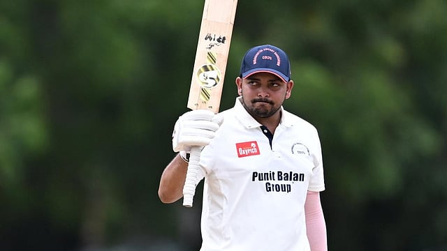 വെറും 141 പന്തില് 200 റണ്സ്! അങ്ങനെ എഴുതി തള്ളാന് വരട്ടേയെന്ന് പൃഥ്വി ഷാ