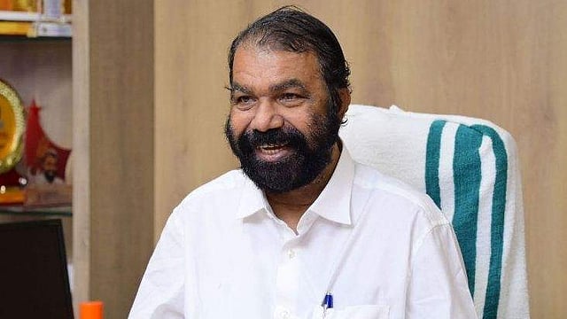 'ചട്ടിയും കലവും ആകുമ്പോ തട്ടിയും മുട്ടിയും ഇരിക്കും; കമ്യൂണിസ്റ്റുകാരെ തെറ്റിപ്പിക്കാൻ നോക്കേണ്ട'