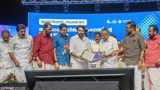 'കേരളം അത്ഭുതം; പ്രസവ ചികിത്സയില് അമേരിക്കയെക്കാള് മെച്ചം; ഇതാണ് റിയല് കേരള സ്റ്റോറി'