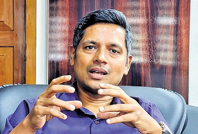 'എസ്‌ഐആറിന് വിദ്യാര്‍ഥികളെ നിര്‍ബന്ധിക്കില്ല; സ്വമേധയാ വരാം, പഠനം തടസ്സപ്പെടില്ല'