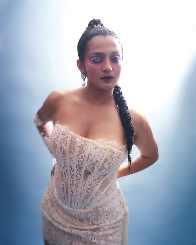 കയ്യടിച്ച് സോഷ്യല് മീഡിയ