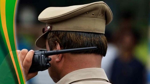 വിവാഹം കഴിഞ്ഞിട്ട് മണിക്കൂറുകള് മാത്രം; ഭര്ത്താവിനൊപ്പം വീട്ടിലേക്ക് മടങ്ങുന്നതിനിടെ യുവതിയെ കാമുകനും സംഘവും തട്ടിക്കൊണ്ടുപോയി; അന്വേഷണം