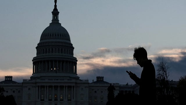 US senators strike deal in first step to ending government shutdown