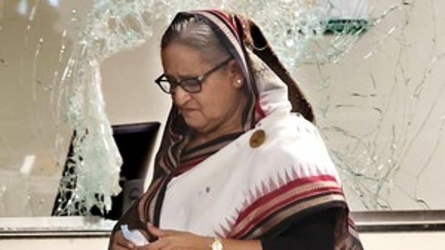വധശിക്ഷാ ഉത്തരവ് രാഷ്ട്രീയ പ്രേരിതമെന്ന് ഷെയ്ഖ് ഹസീന; വിചാരണയോട് സഹകരിച്ച മുന് പൊലീസ് മേധാവിക്ക് ശിക്ഷയില് ഇളവ്