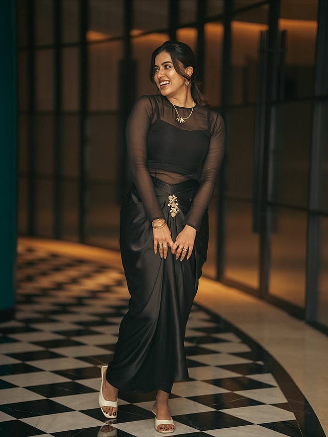 പുതിയ സിനിമയുടെ പ്രൊമോഷനിടെ പകർത്തിയ ചിത്രങ്ങളാണ് വെെറലാകുന്നത്