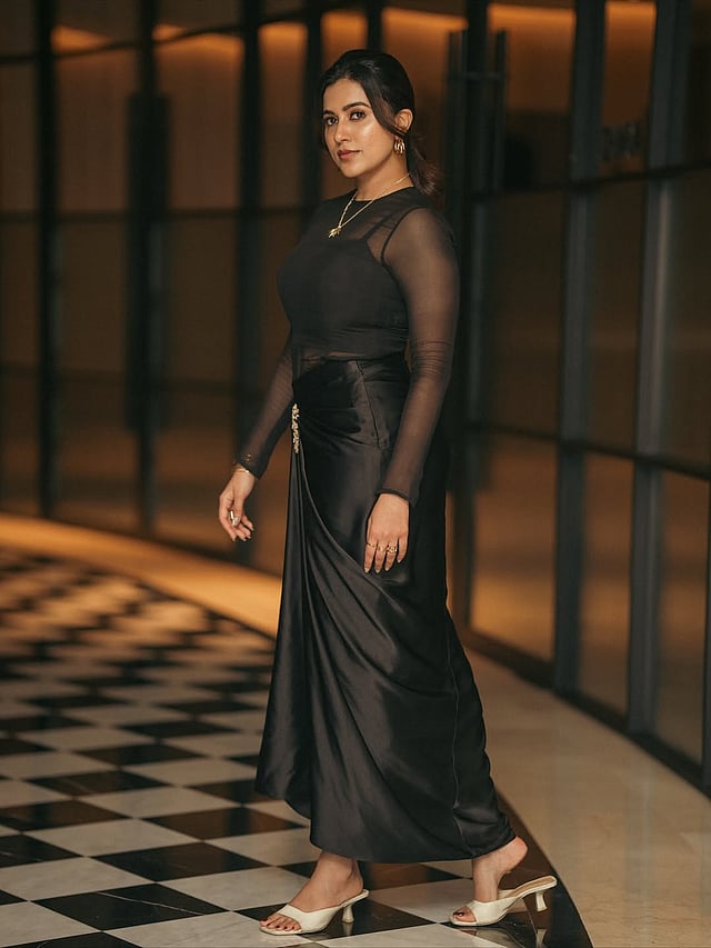 ചിത്രങ്ങള് ഏറ്റെടുത്ത് സോഷ്യല് മീഡിയ
