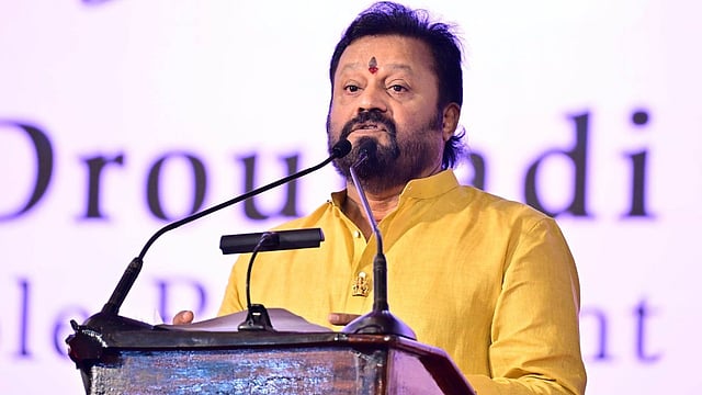 'കേരളത്തില് എയിംസ് വരും...മറ്റേ മോനേ'; അധിക്ഷേപ പരാമര്ശവുമായി വീണ്ടും സുരേഷ് ഗോപി