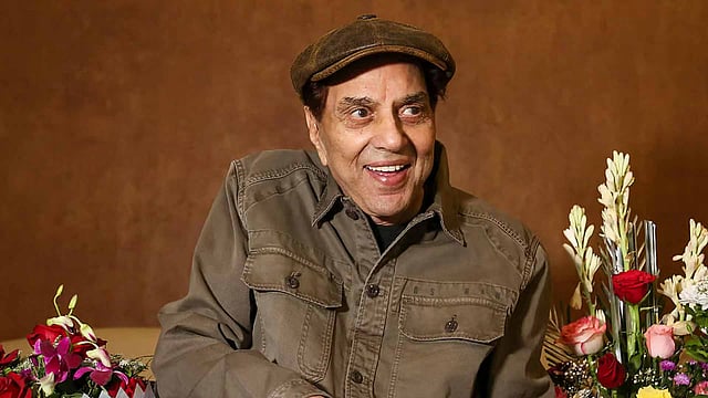 'അഭി ന ജാവോ ഛോഡ് കെ...'; യുഗാന്ത്യം, നികത്താനാകാത്ത വിടവ്; ധര്മേന്ദ്രയ്ക്ക് വിട ചൊല്ലി ബോളിവുഡ്