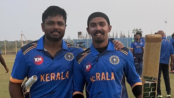 രോഹന് സെഞ്ച്വറി, സഞ്ജു ഹാഫ് അടിച്ചു; കേരളത്തിന് തകര്പ്പന് വിജയം; റെക്കോര്ഡ് ഓപ്പണിങ്