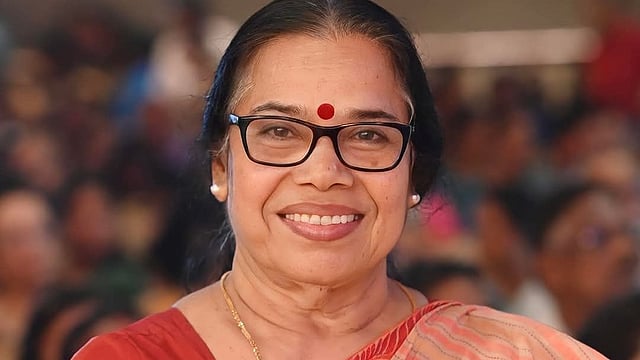 എംഎല്‍എയുടെ ഭാര്യയായി നടിച്ച് പെന്‍ഷന്‍ വാങ്ങുന്നുവെന്ന വ്യാജപ്രചരണം; പി കെ ശ്രീമതി നിയമനടപടിക്ക്