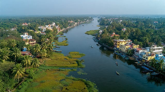 വളര്‍ച്ചയില്‍ മുന്നില്‍, ഉയര്‍ന്ന പ്രതിശീര്‍ഷ ജിഡിഡിപിയും എറണാകുളത്തിന് സ്വന്തം; ജില്ല തിരിച്ചുള്ള കണക്ക് ഇങ്ങനെ 