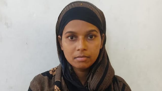 ട്രെയിനില് നിന്ന് കഞ്ചാവ് പൊതികള് പുറത്തേക്ക് എറിഞ്ഞു; പൊലീസിനെ അറിയിച്ച് നാട്ടുകാര്, യുവതി പിടിയില്