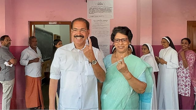 ശബരിമല സ്വര്ണ്ണക്കൊള്ള ജനവിധി നിര്ണയിക്കുമെന്ന് സണ്ണി ജോസഫ്; 'കൂടുതല് പേര് കുടുങ്ങുമോയെന്ന ഭയത്തില് സിപിഎം'