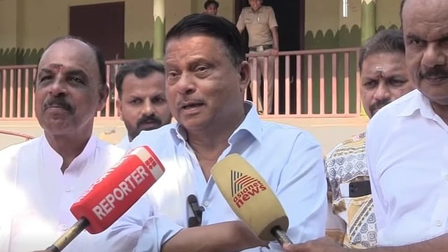 'സ്ത്രീകൾ രാഹുലിനെ പിന്തുണയ്ക്കുന്നു, വളഞ്ഞിട്ടാക്രമിക്കുന്നത് സർക്കാരിന് തിരിച്ചടിയാകും': പി വി അബ്ദുൽ വഹാബ് 