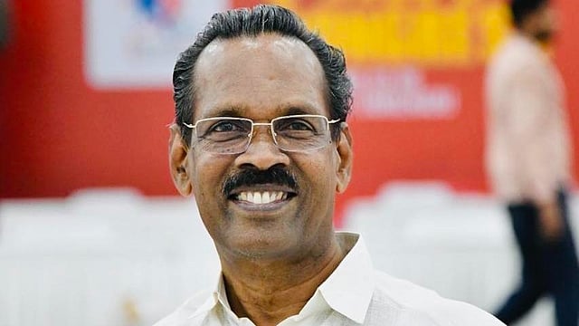 ശബരിമല സ്വര്ണക്കൊള്ള കേസില് ഞങ്ങളുടെ കൈകള് ശുദ്ധം, സര്ക്കാര് അന്വേഷണത്തില് ഇടപെടില്ല: ടി പി രാമകൃഷ്ണന്