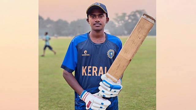 വിജയ് മർച്ചൻ്റ് ട്രോഫി; കേരളത്തിനെതിരെ മുംബൈയ്ക്ക് ലീഡ്