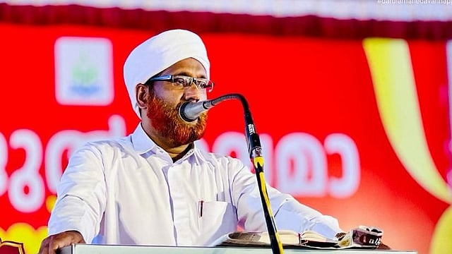 'മുസ്ലീം പെണ്‍കുട്ടികള്‍ തുറന്ന വാഹനങ്ങളില്‍ ഡാന്‍സ് ചെയ്തു, വനിതകളെ വോട്ടു പിടിക്കാന്‍ ഇറക്കിയത് ജമാഅത്തെ ഇസ്ലാമി '; വിമര്‍ശനവുമായി കാന്തപുരം വിഭാഗം നേതാവ്