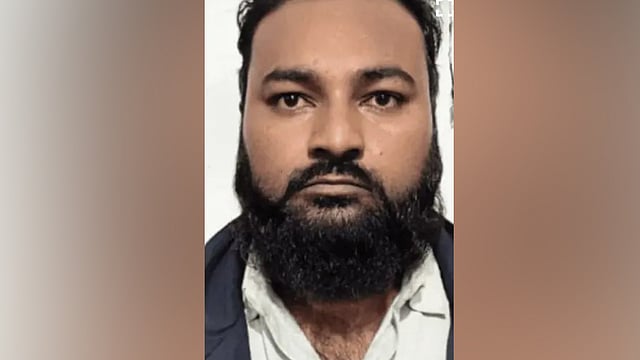 Man murders wife and two daughters for allegedly not wearing a burqa outside