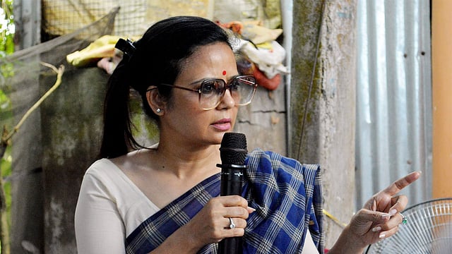 ചോദ്യത്തിന് കോഴ ആരോപണം: മഹുവ മൊയ്ത്രയ്ക്കെതിരായ ലോക്പാല് ഉത്തരവ് റദ്ദാക്കി ഹൈക്കോടതി
