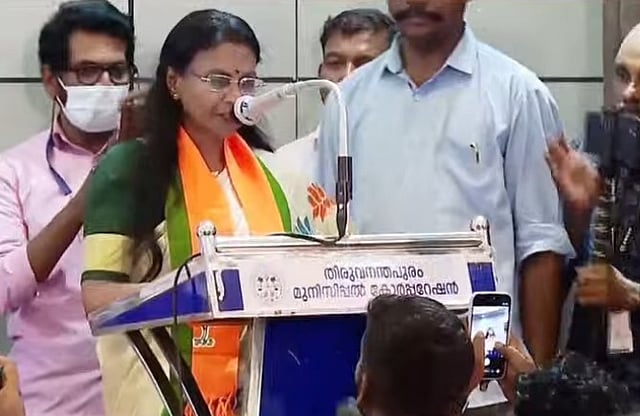 'അനന്തപത്മനാഭനെ വണങ്ങി, പാളയത്തെ രക്തസാക്ഷി മണ്ഡലത്തില് പുഷ്പാര്ച്ചന'; സത്യപ്രതിജ്ഞ ചെയ്ത് അംഗങ്ങള്