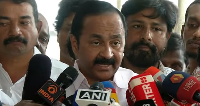 'ശബരിമല സ്വര്ണക്കൊള്ള: മുഖ്യമന്ത്രിയുടെ ഓഫീസ് വഴി മുതിര്ന്ന ഐപിഎസ് ഉദ്യോഗസ്ഥര് സമ്മര്ദ്ദം ചെലുത്തി, പിന്മാറിയില്ലെങ്കില് പേര് വെളിപ്പെടുത്തും'