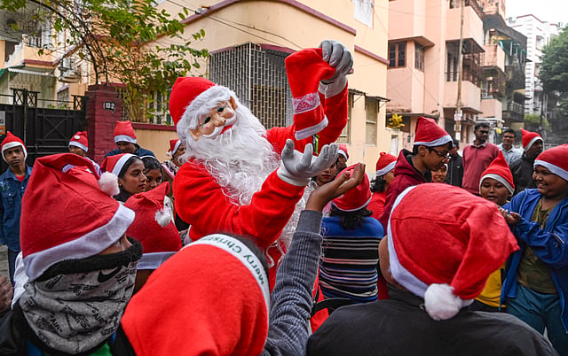 ലോകമെമ്പാടുമുള്ള ക്രൈസ്തവ ദേവാലയങ്ങളിൽ പ്രത്യേക തിരുപ്പിറവി ശുശ്രൂഷകൾ നടന്നു.