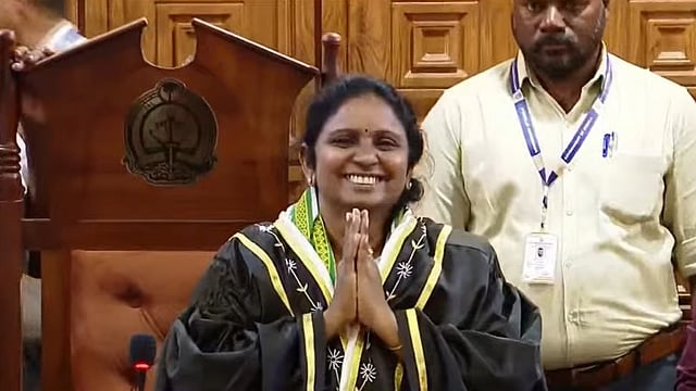 വി കെ മിനിമോള് കൊച്ചി മേയര്; സൗമിനി ജെയിനുശേഷം നഗരത്തെ നയിക്കാന് വനിത