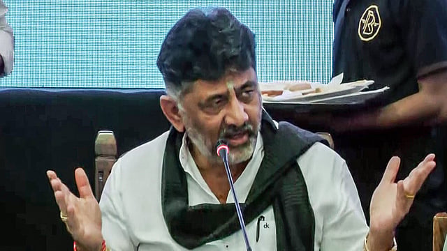 'ഇവിടെ ബുള്ഡോസര് രാജ് ഇല്ല; കര്ണാടകയുടെ ആഭ്യന്തരകാര്യങ്ങളില് ഇടപെടരുത്'; പിണറായിക്ക് മറുപടി