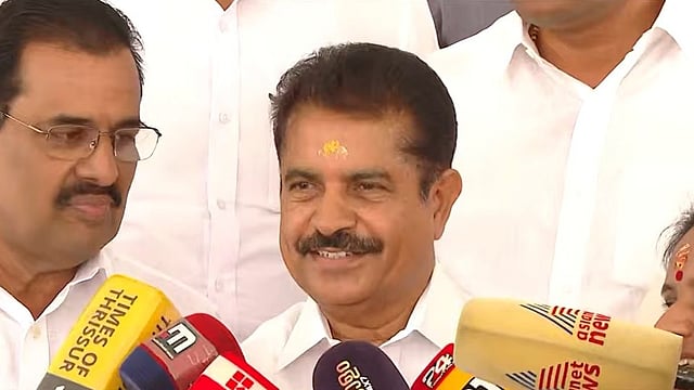 എസ്ഐടി വിളിച്ചാല് മാധ്യമങ്ങളേയും കൂട്ടി പോവും, എല്ലാം പി ശശിയുടെ പണി: അടൂര് പ്രകാശ്