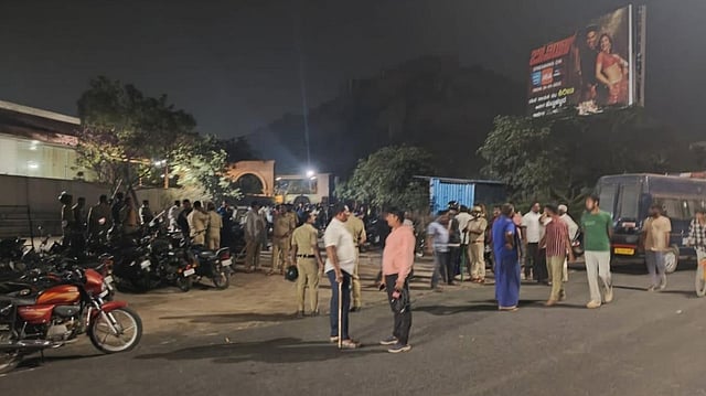 ബാനര് കെട്ടുന്നതിനെച്ചൊല്ലി ബെല്ലാരിയില് സംഘര്ഷം; കോണ്ഗ്രസ് പ്രവര്ത്തകന് കൊല്ലപ്പെട്ടു