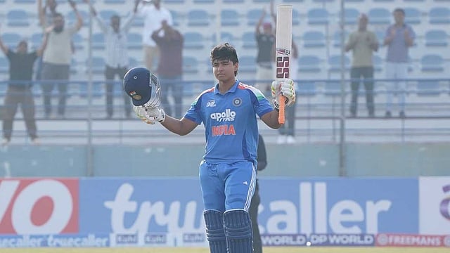 Vaibhav Suryavanshi batting