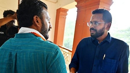 'സാരമില്ല, തൊണ്ടിമുതലിന്റെ കൂട്ടത്തില്‍ അത് സാവധാനം എടുപ്പിച്ചോളും'; രാഹുല്‍ മാങ്കൂട്ടത്തിലിനെ പരിഹസിച്ച് പി സരിന്‍