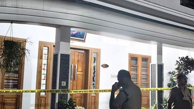 യുവതി കഴുത്തറുത്ത നിലയില്; കോട്ടയത്ത് വീട്ടമ്മയും യുവാവും മരിച്ച നിലയില്; ദുരൂഹത