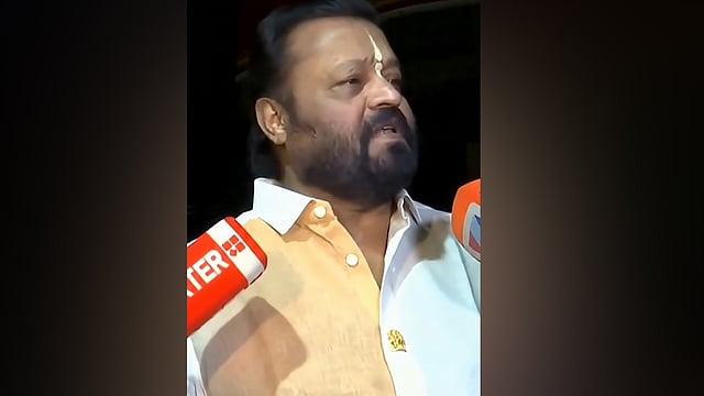 'കുളത്തില്‍ താമര വിരിഞ്ഞു നില്‍ക്കുന്നത് കാണുമ്പോള്‍ ആരെങ്കിലും പെട്രോളൊഴിച്ച് കത്തിക്കുമോ?'; കലോത്സവ വേദിയിലെത്തി സുരേഷ്‌ഗോപി
