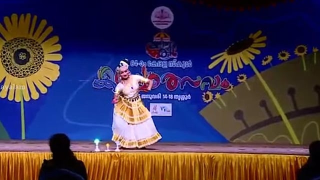 സ്കൂള് കലോത്സവം: കോഴിക്കോടും കണ്ണൂരും ഇഞ്ചോടിഞ്ച് പോരാട്ടം