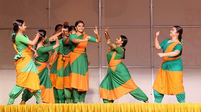 'പൂക്കളങ്ങള്' ആരവങ്ങളാകാന് പൂരത്തിന്റെ സ്വന്തം നാട്; പാണ്ടിമേളവും കൊടിയേറ്റവും; സംസ്ഥാന സ്കൂള് കലോത്സവം ഇന്നു മുതല്