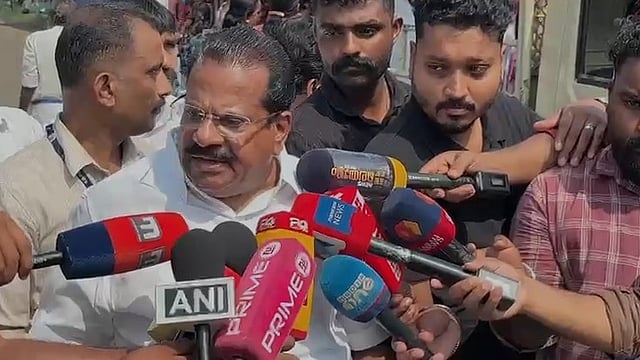 ജയിലില് കിടക്കുന്നത് പാവങ്ങളല്ലേ, പല സാഹചര്യങ്ങളാല് കുറ്റവാളികളായി പോയി, കൂലി കൂട്ടിയത് കുടുംബത്തെ രക്ഷിക്കാന്: ഇ പി ജയരാജന്- വിഡിയോ