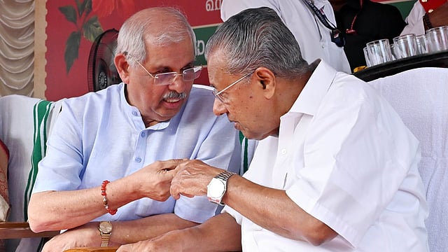 ഹിന്ദുത്വത്തോട്
പിണറായിക്കു മൃദുസ്മിതമോ?