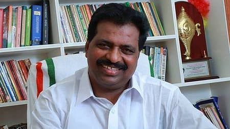 ആദ്യം മാധ്യമങ്ങളെ കണ്ട് മടങ്ങിപ്പോയി; പിന്നാലെ എന്എസ്എസ് ആസ്ഥാനത്തെത്തി കൊടിക്കുന്നില്