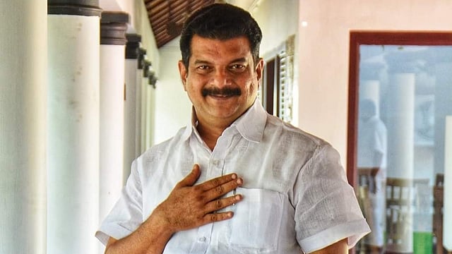 'ജനങ്ങളെ പറ്റിക്കുന്നതിന് പരിധിയില്ലേ?; ഇന്ത്യയില് ഏറ്റവും ആഢംബര ജീവിതം നയിക്കുന്ന കമ്മ്യൂണിസ്റ്റ്കാരന് ആരെന്നറിയാമോ?'