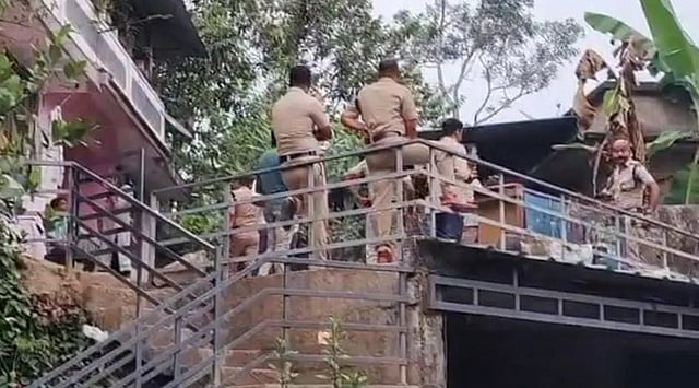 തിരുവനന്തപുരത്ത് സ്കൂള് വിദ്യാര്ഥിനി വീട്ടിനുള്ളില് തീകൊളുത്തി മരിച്ച നിലയില്